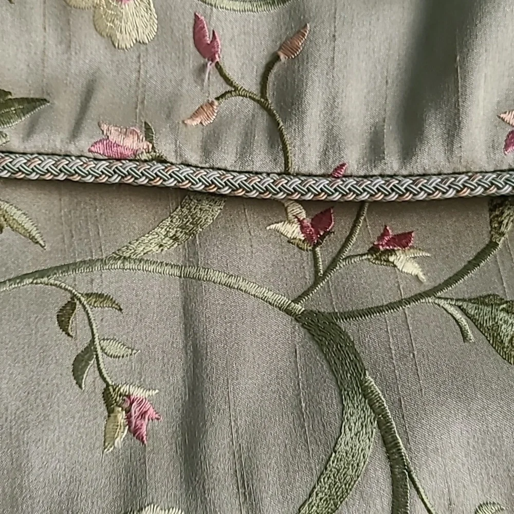 2 Embroidered Pillow‎ Sham Covers Beautiful light Olive green Floral Embroidered
